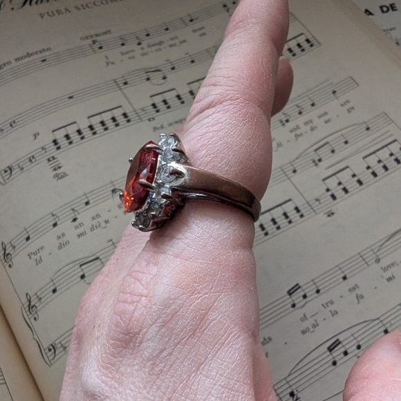 Elegant Silver and Orange Gemstone Ring Size 7 - Picture 7 of 8